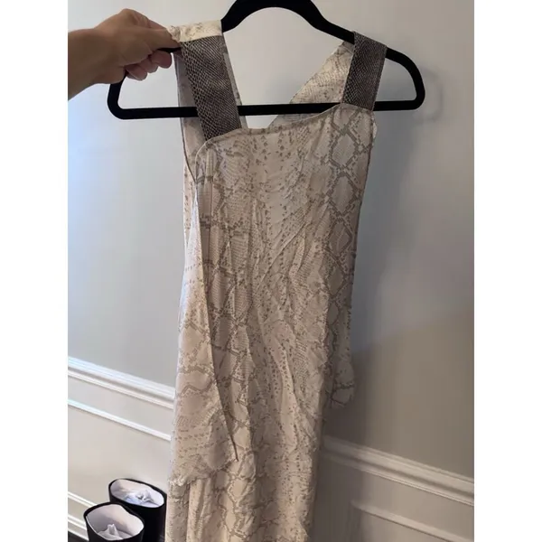 Alexis Long Sleeveless Snakeskin Printed Maxi Dress With Cape XS Flowy EUC - Image 5