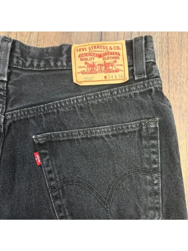 Vintage Levi’s Shorts y2k - Image 3