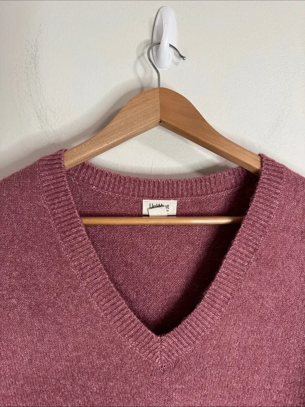 UpWest Resort & Mercantile V-Neck Plush Chunky Sweater Hi Lo Dusty Mauve size M - Image 3