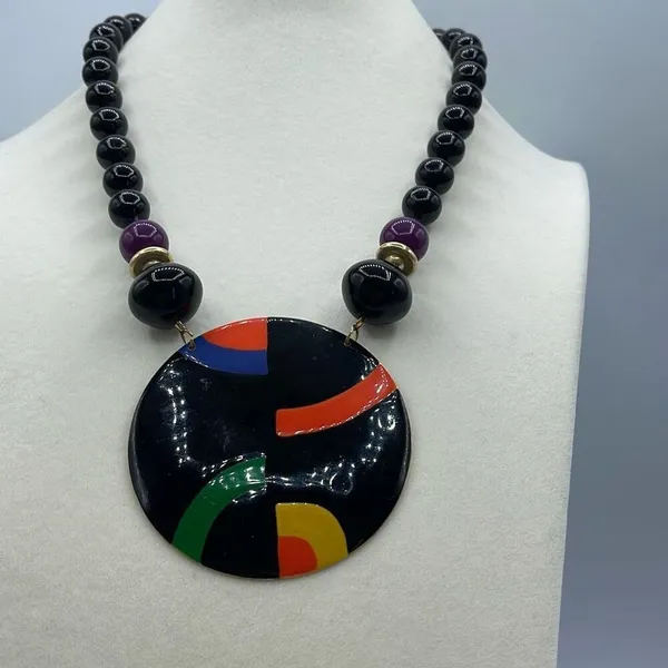Vintage enamel disk beaded bold abstract necklace. Black - Image 4