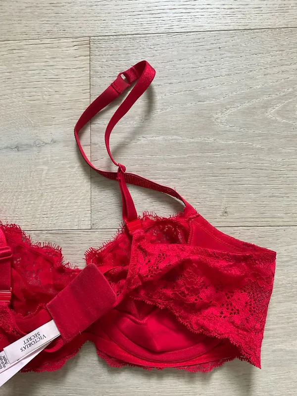 Victoria's Secret Bra - Image 10
