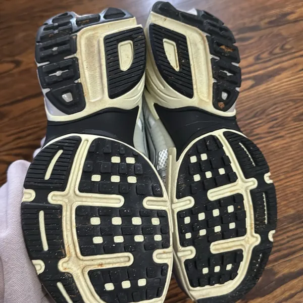 Women's V2K Run Running Sneakers - Image 5