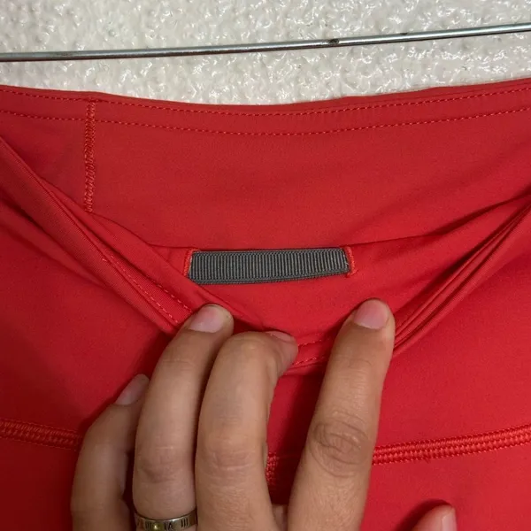 Vuori Women's Orange stride ziper pocket Leggings size XS - Image 5