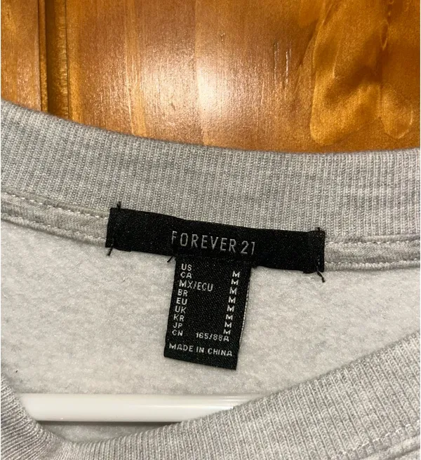 Forever 21 Crewneck Cropped - Image 2