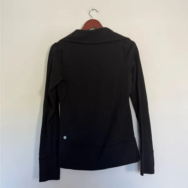 Lululemon black zip up jacket - Image 4