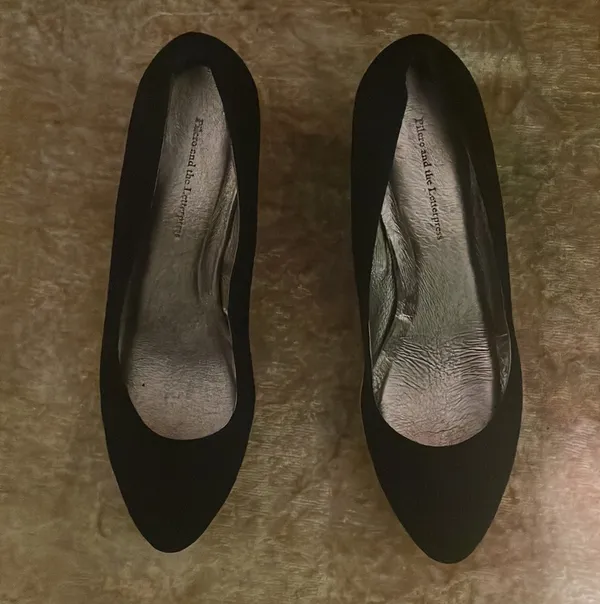 Pilcro & the Letterpress ANTHRO Black Tan Trim 2.75” Wedge Heels $150 VGUC 7 - Image 5