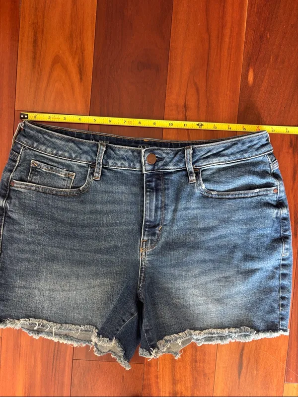 A.N.A Denim cutoffs - Image 3