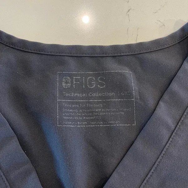 FIGS Catarina One-Pocket‎ Scrub Top Gray Women's 4XL - Image 3