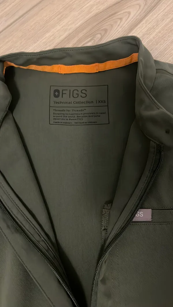 FIGS Scrubs Set - Image 6