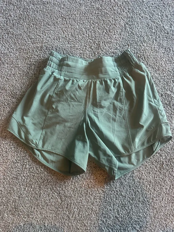 Lululemon Hotty Hot Low-Rise Lined Short 4”  - Image 6