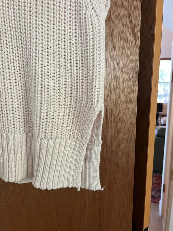 A new day cableknit vest  - Image 2
