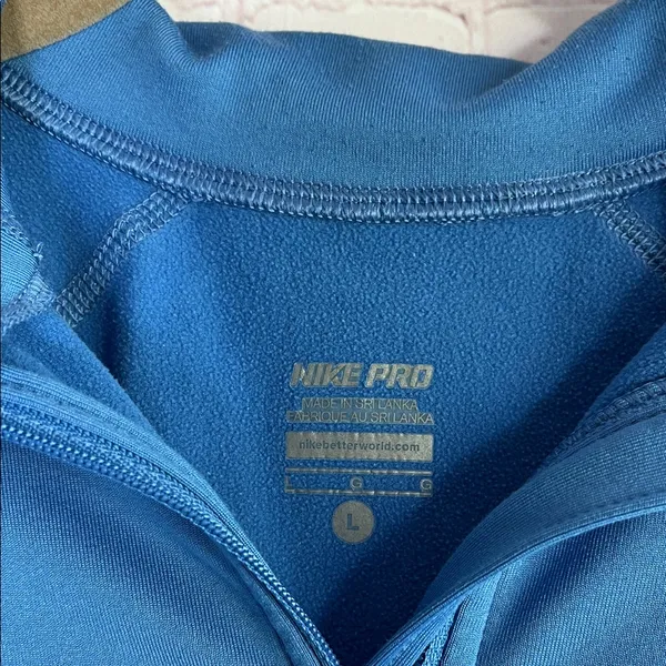 Nike Women's Sky Blue Long Sleeve‎ Athletic Sweatshirt Woman’s Size Large - Image 2