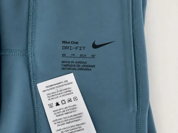 NWOT Nike One Dri-FIT Blue High Rise Biker Shorts Pockets Size XS - Image 4