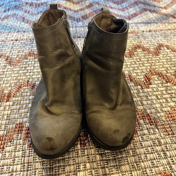 WHITE MOUNTAIN | Women's‎ Grey Suede Side Zip Ankle Booties - Image 2