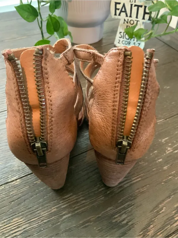 Steve Madden Brown Leather Strappy Wedges 6.5 - Image 7