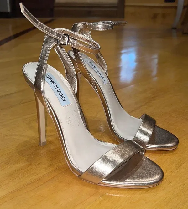 Steve Madden Gold Heels - Image 2