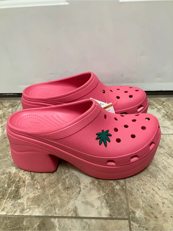 Pink Croc clogs NWT - Image 5