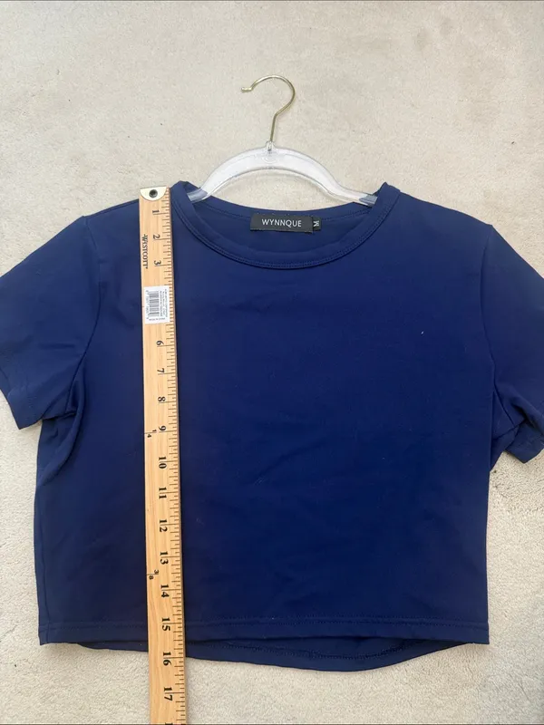 Wynnque Blue Cropped Crew Neck Short Sleeve Fitted Stretchy Top Size Medium - Image 5