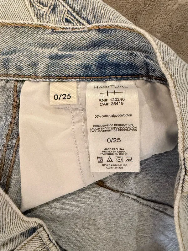 Habitual Braid Embroidery Light Wash Denim Shorts NWT - Image 3