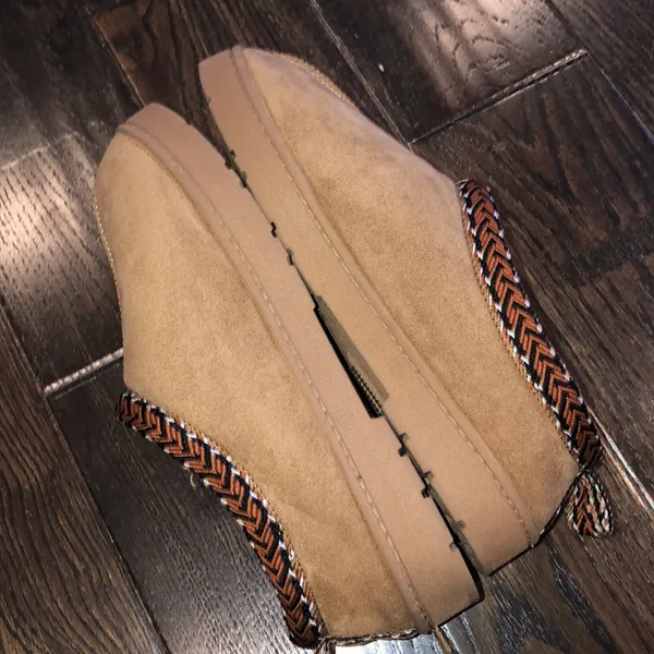 DAKINE faux sheepskin lined slippers size 9-10 - Image 6