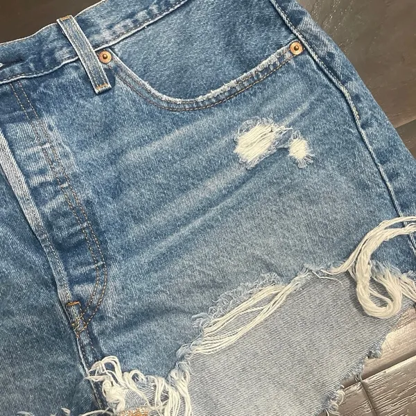 Levi's 501 Cut-Off Jean Shorts Medium Wash Distressed Denim High Rise Size 33 - Image 3
