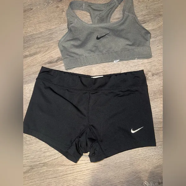 Women’s Nike 2Pc set Gym workout XS/S - Image 2