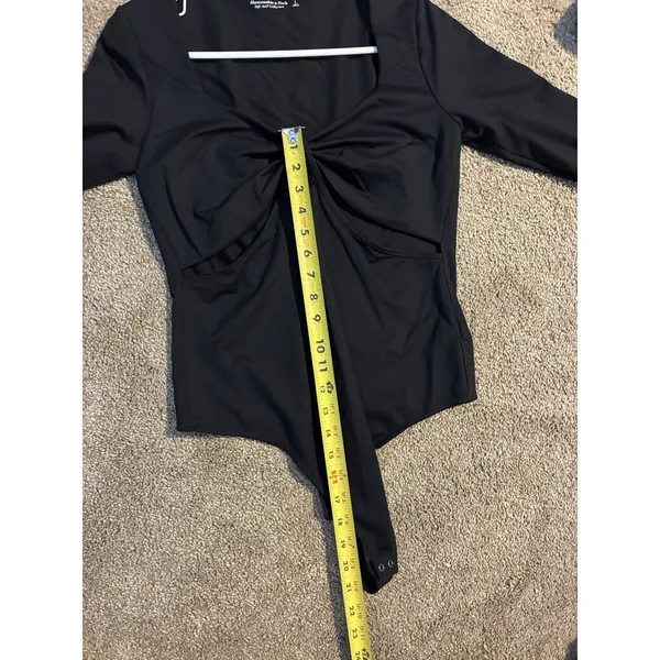 Abercrombie & Fitch black long-sleeve twist-front cutout bodysuit L Soft stretch - Image 6