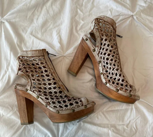 4 inch Wooden platform heel with leather weave detail - Image 2