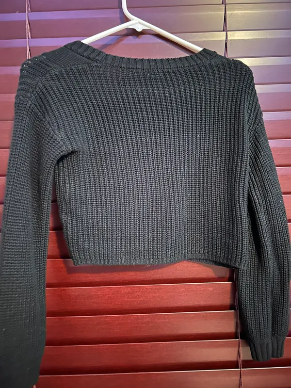 black sweater Size M - Image 2