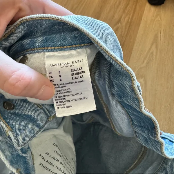 American Eagle Light Wash Distressed Jeans - Image 5