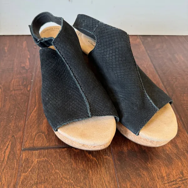 Collection by Clarks Open Toe Sling Shoe with heel Black Size 8M‎ Dressy Casual - Image 2