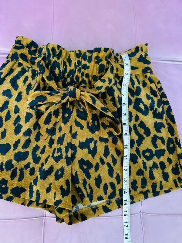LA Corduroy Cheetah belted paper bag Shorts brown black Size Medium - Image 5