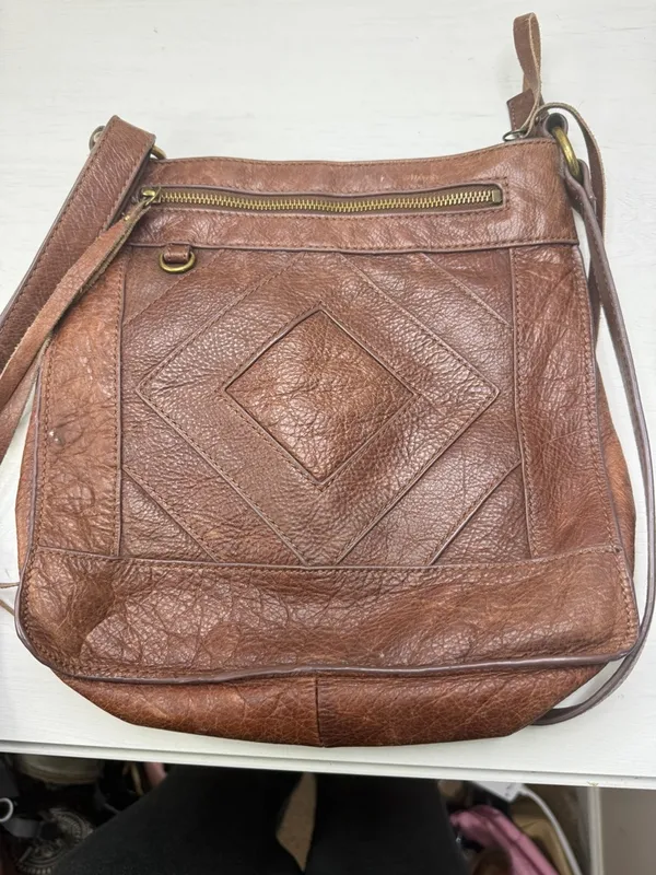 Lucky Brand Baldwin Crossbody Leather Bag - Image 9