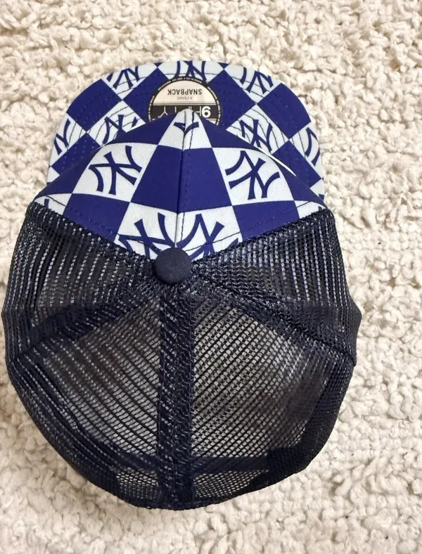 New Era New York Yankees Seeing Diamonds A-Frame Trucker 9FIFTY Snapback - Image 4