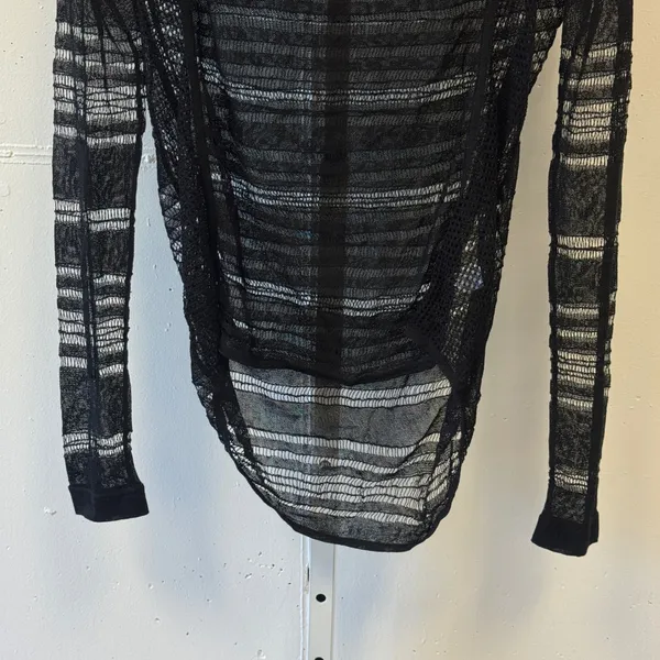 Trouve Sheer Mesh Open Knit Linen Blend High Low Top Long Sleeve Monochrome XS - Image 4