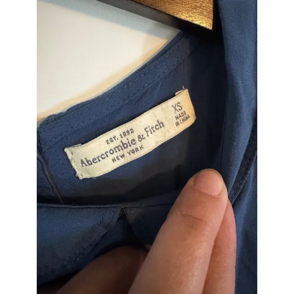 Abercrombie & Fitch sleeveless blouse (Size XS) in a soft slate/steel blue - Image 5