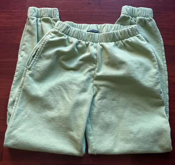 Brandy Melville Sweatpants Green - Image 4