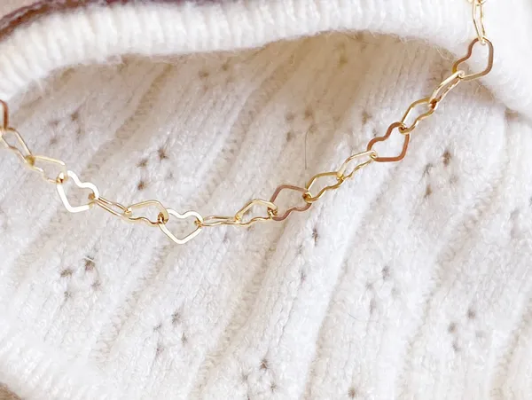 GOLD BRACELET WITH A GOLDEN HEART - Image 2
