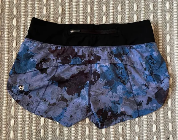 Lululemon Speed Up Shorts 2.5" Low-Rise - Image 2