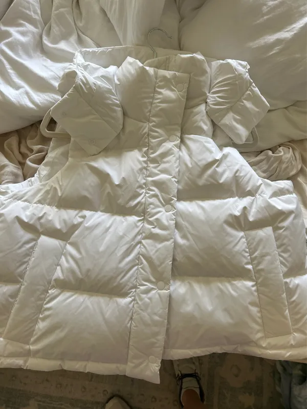 Wunder Puff Cropped Lululemon 600 Down Fill Vest - Image 2
