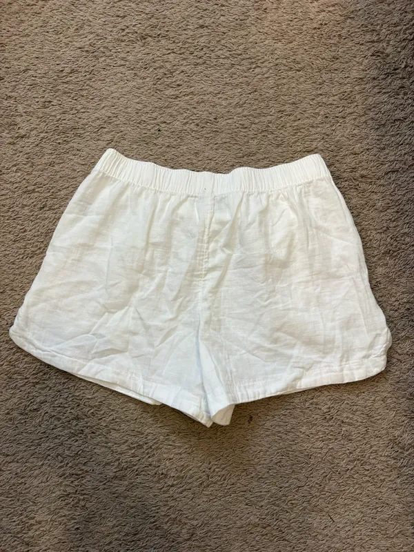Old Navy High-Waisted Linen Shorts - Image 3