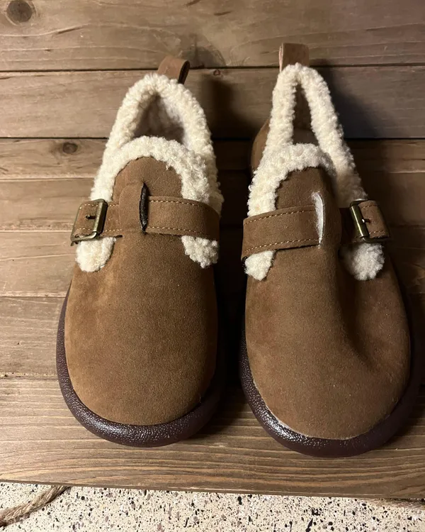 Women's fluffy trim moccasins size 230/ 6.5 Tan - Image 2