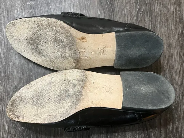 J.McLaughlin Black Leather Penny Loafers with Crinkle Strap Detail Size 9 - Image 6