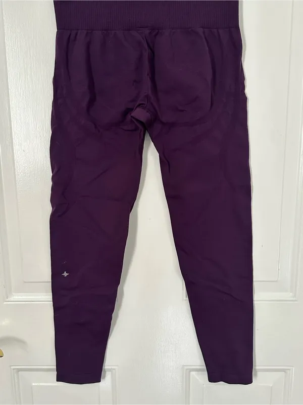 Halara OneForm Seamless Flow Mid Rise Tummy Control Butt Lifting 7/8 Leggings - Image 12