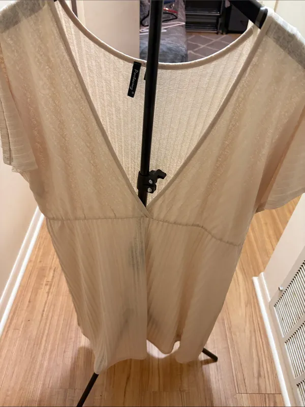 Light beige V-Neck Pleated Midi Dress - Image 2