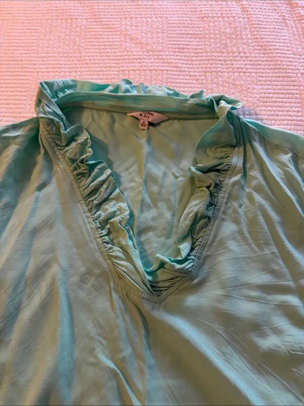 crown & ivy Mint Green Ruffle V-Neck Tunic - Image 4
