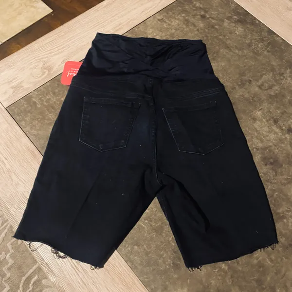 Isabel Maternity by Ingrid & Isabel Over Belly Bermuda Maternity Jean Shorts - Image 4