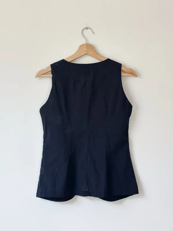 Petal & Pup Peter Black Sleeveless Button-Front Tank Vest - Image 6