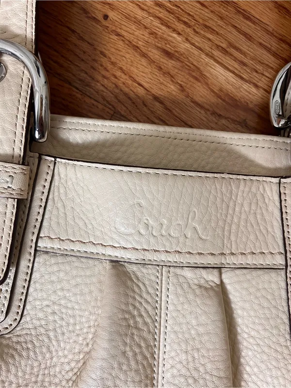 Coach Cream Leather Shoulder Bag - Image 3