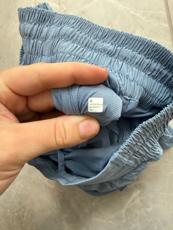 Lululemon Hotty Hot High-Rise Shorts 2.5" - Image 3